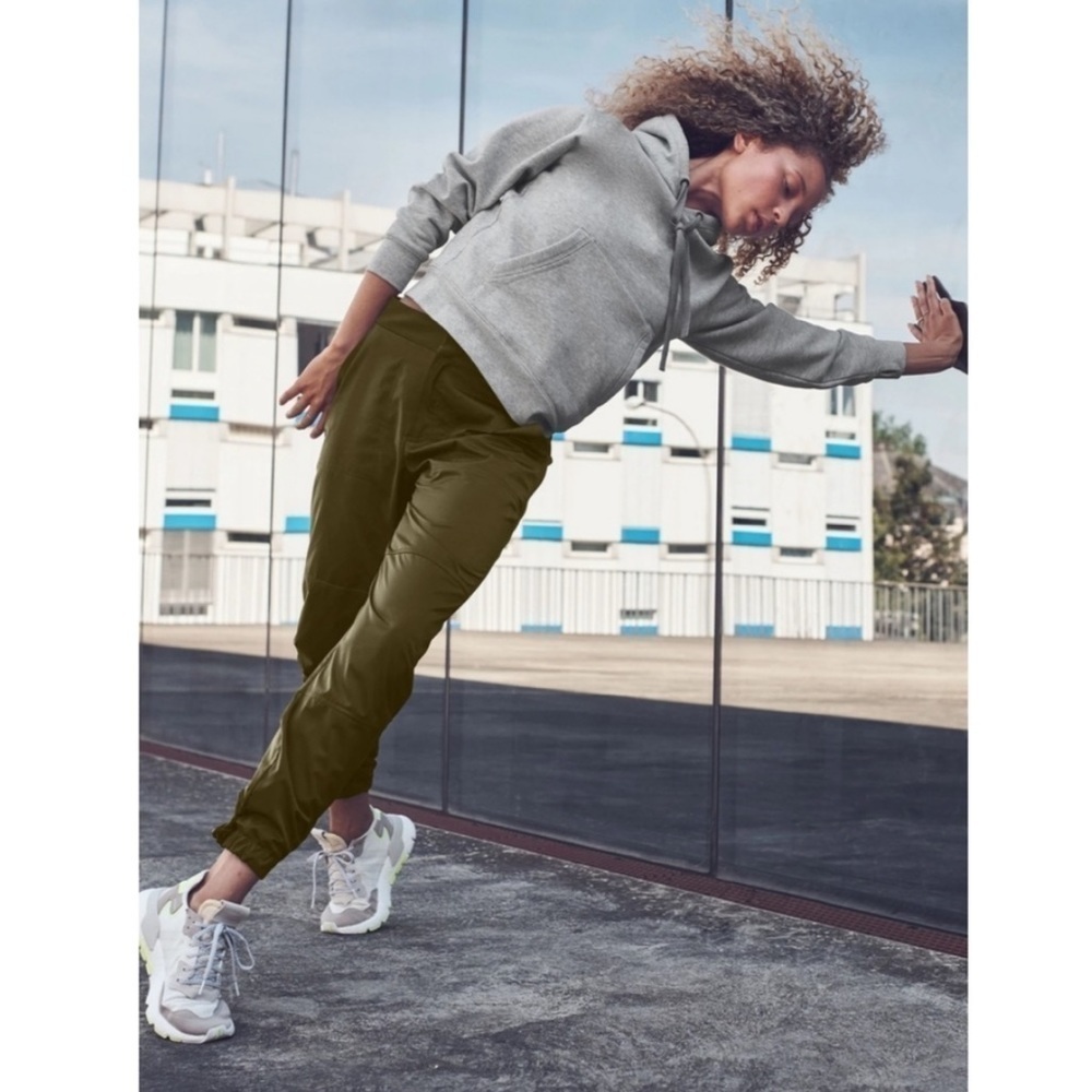 Athleta Radiant Jogger Tortuga Olive Pants 0